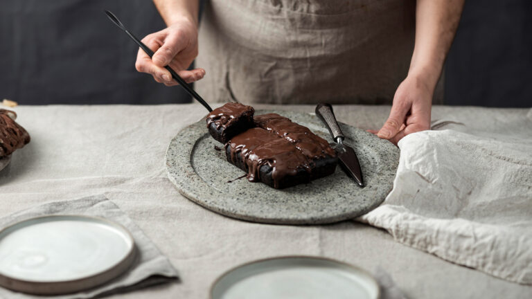 Подробнее о статье Приготовление мягкого и сочного шоколадного кекса (Islak Kek) в домашних условиях
