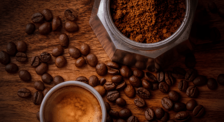 Подробнее о статье Что лучше выбрать для фильтр-кофе: молотый кофе или кофе в зёрнах?